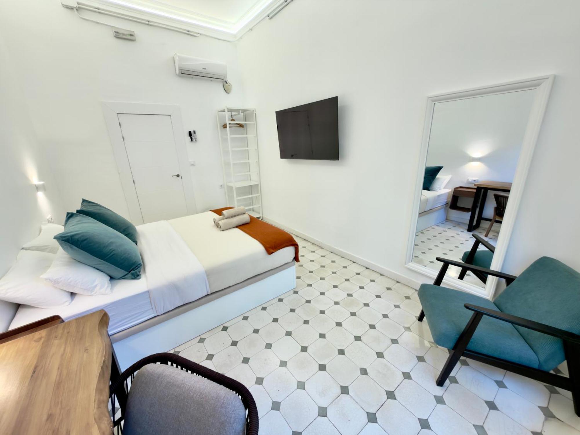 Double Room Private Bathroom